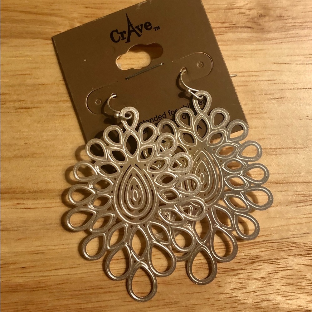 lightweight cut out drop earrings